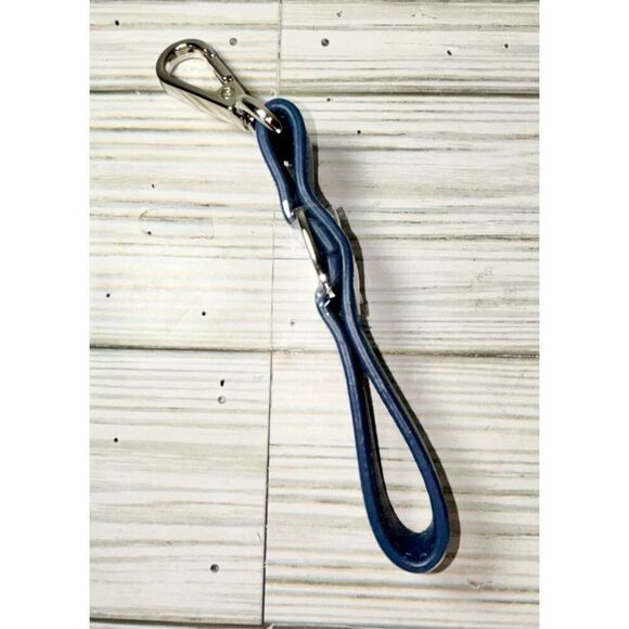 Salvatore Ferragamo Perfumes Navy Blue Leather Clasp Bag Strap or key Chain - Picture 6 of 8